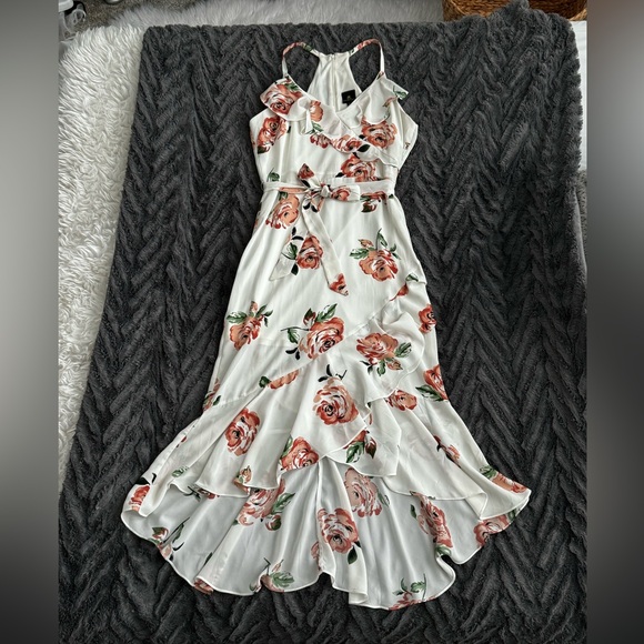 Disney Summer dress, off white+floral, back zip, tie waist, ruffled, lined. - Picture 11 of 12